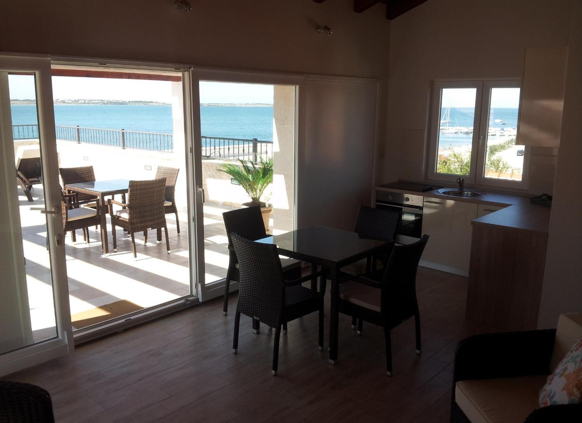 ורסי Sea View Apartments Nina חדר תמונה