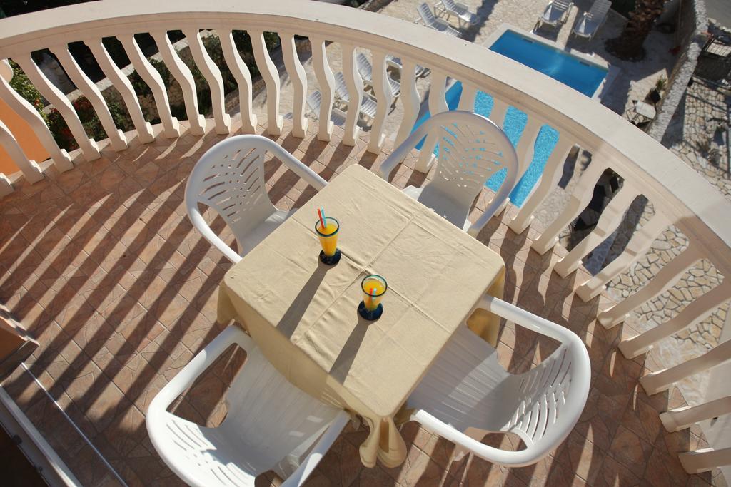 ורסי Sea View Apartments Nina מראה חיצוני תמונה