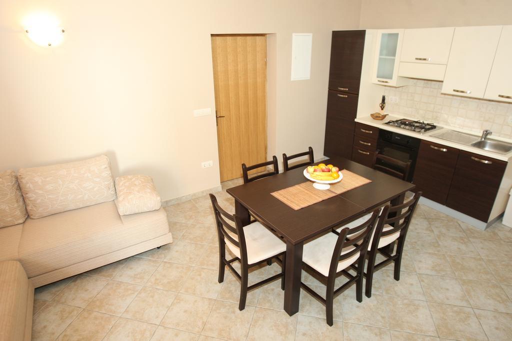 ורסי Sea View Apartments Nina חדר תמונה