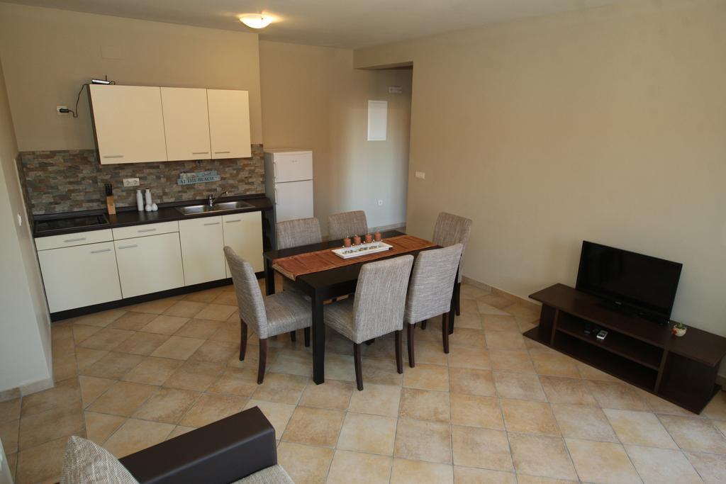 ורסי Sea View Apartments Nina מראה חיצוני תמונה
