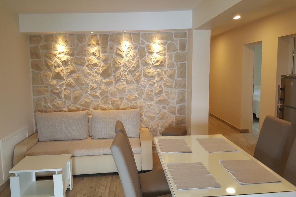 ורסי Sea View Apartments Nina מראה חיצוני תמונה